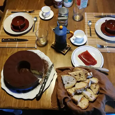 Eco B&B Erba Lucciola فندق مبيت وإفطار *