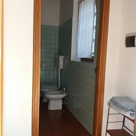 Eco B&B Erba Lucciola فندق مبيت وإفطار